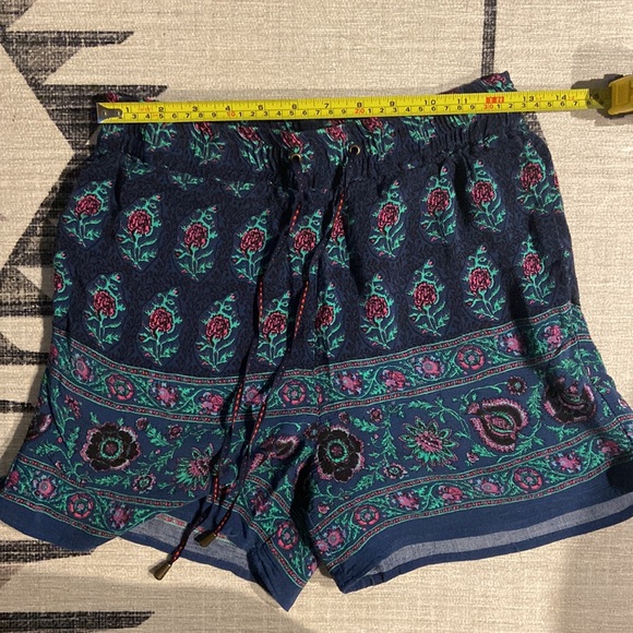 Anthropologie Azura-Printed Shorts - Picture 5 of 7